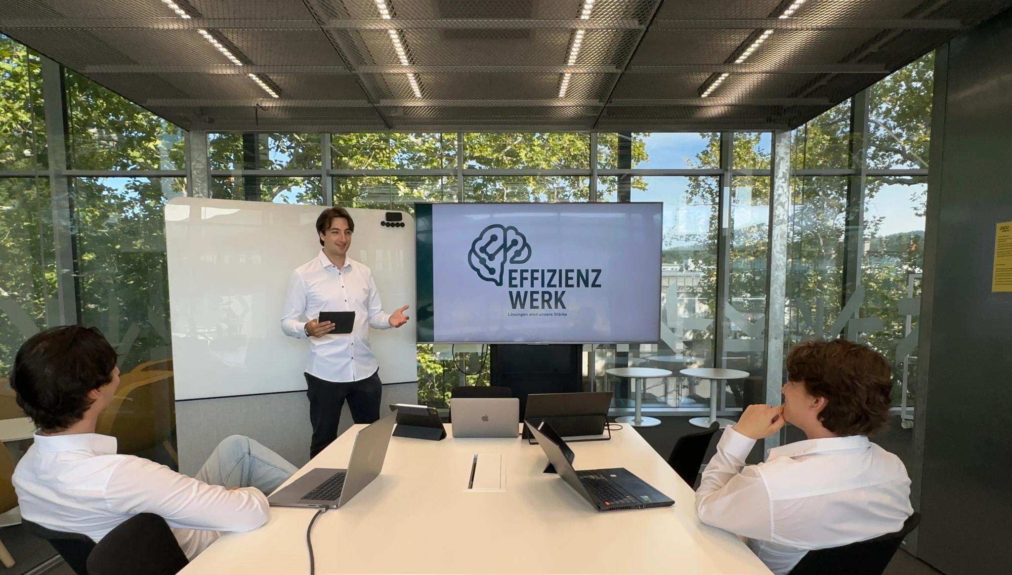 KI-Schulung von Effizienzwerk mit dem Team vor Ort